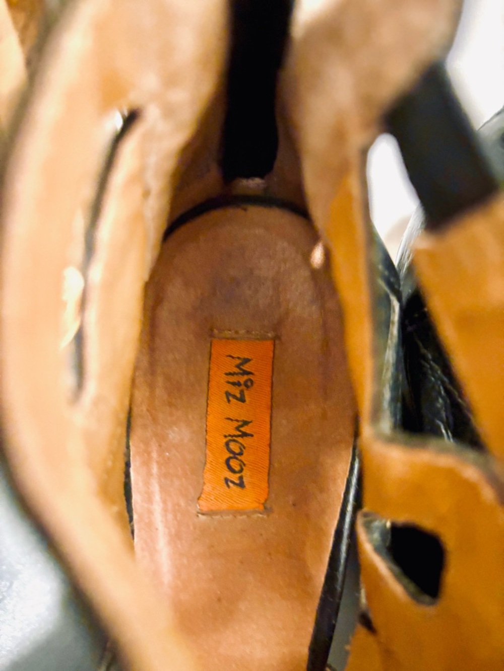 Miz Mooz Black Leather Tamara 3.5" Wedge Heel Sandal Back Zip Size 9.5 - Picture 7 of 8